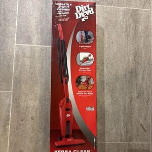 NWT Dirt Devil SD20010 Versa Clean Bagless Stick Vacuum Cleaner - NIB Original